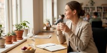 Erschöpfung und Stress im Berufsalltag vorbeugen: Praktische Strategien für Frauen